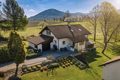 Prodej domu rodinný 210 m² pozemek 32148 m², Dobratice